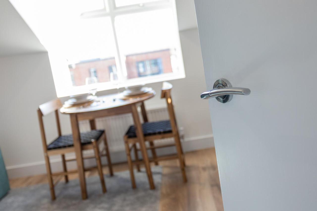 Capital East Apartment *